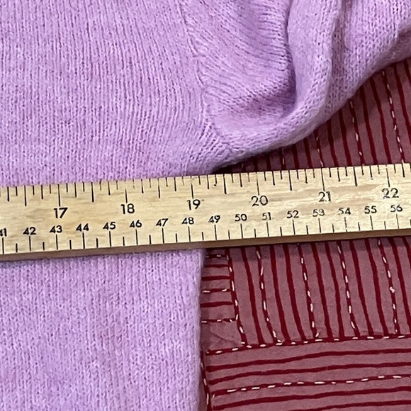 Vero Moda women’s medium soft knit Crew Neck Sweater with Ribbed Cuffs - Picture 9 of 12